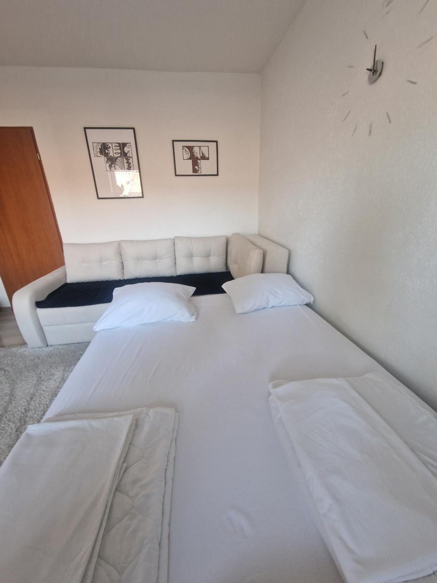 Apartments Natural And Bungalows 2 Sarajevo Room photo