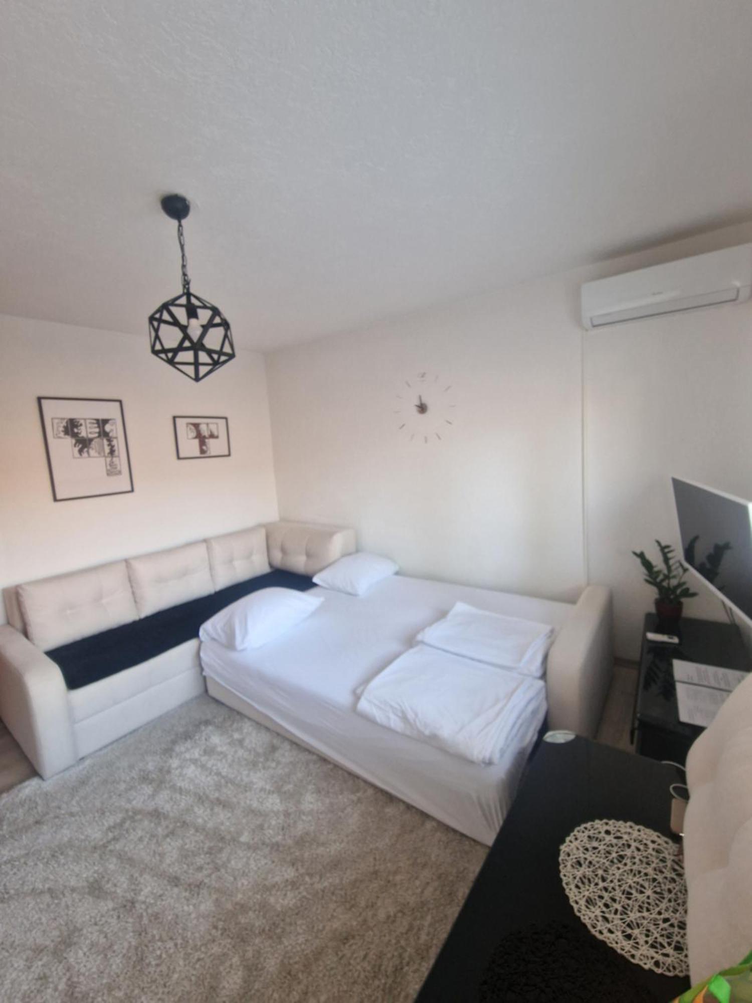 Apartments Natural And Bungalows 2 Sarajevo Room photo