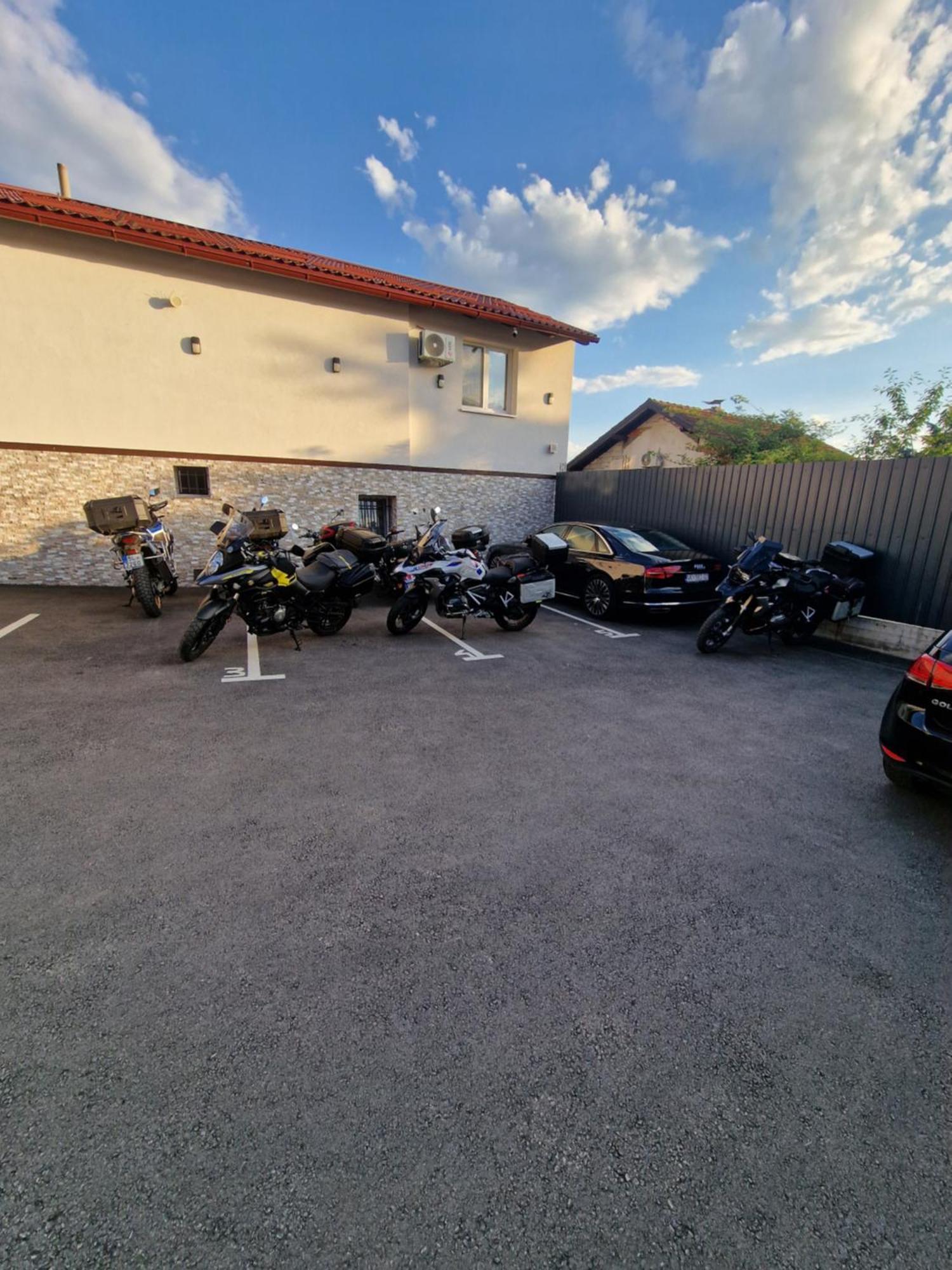Apartments Natural And Bungalows 2 Sarajevo Exterior photo